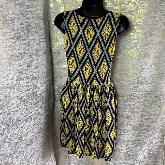 Topshop Black/Yellow Geometric Tiger Print Skater Dress Size 8 - Picture 8 of 13